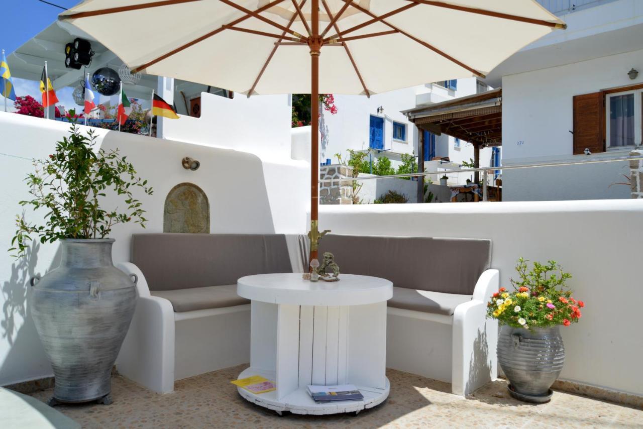 Moschoula Adamantas (Milos)